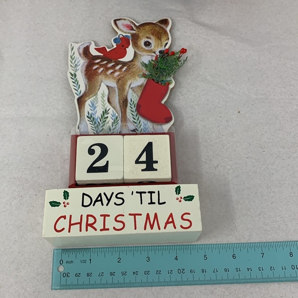 3 piece Christmas lot : wreath, countdown calendar & baby deer holiday decor - Picture 12 of 16
